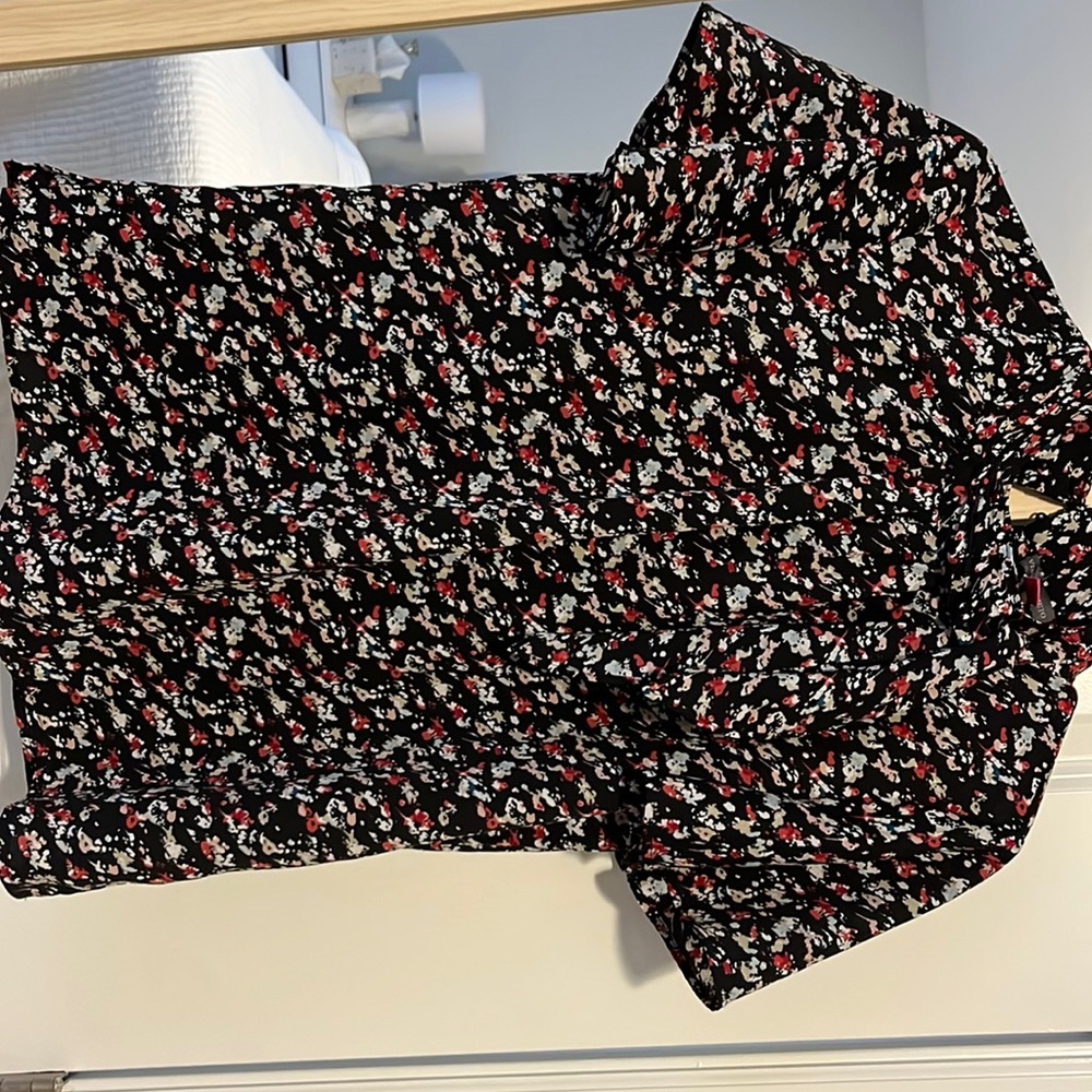 Vince Camuto blouse - short sleeve
